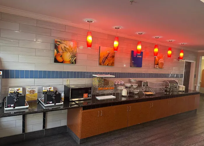 Comfort Inn & Suites North Charleston - Northwoods